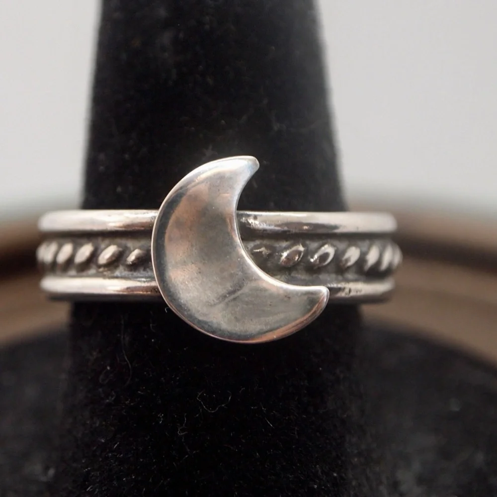 Moon ring - Picture 5 of 6